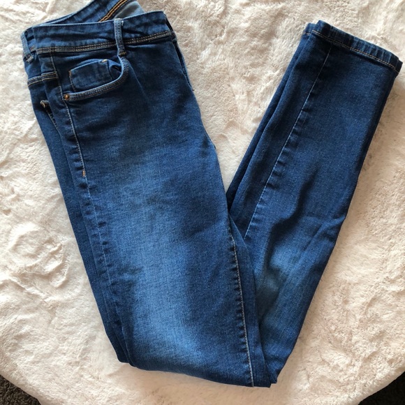 Zara Mid Rise Skinny Jeans - Picture 2 of 5